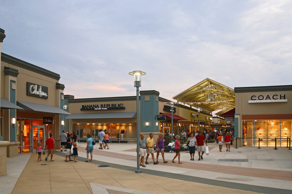 About Cincinnati Premium Outlets® - A Shopping Center in Monroe, OH - A Simon Property