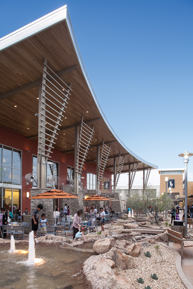 About Phoenix Premium Outlets® - A Shopping Center in Chandler, AZ - A Simon Property