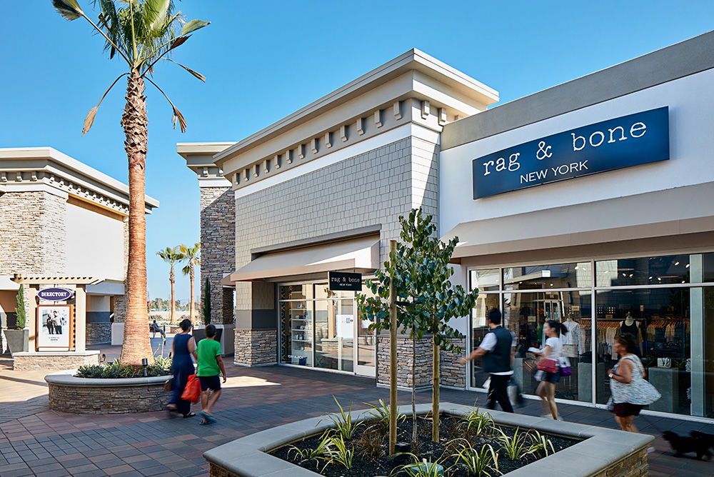 Livermore Premium Outlets (Paragon Outlets) Outlet mall in California. Location & hours.