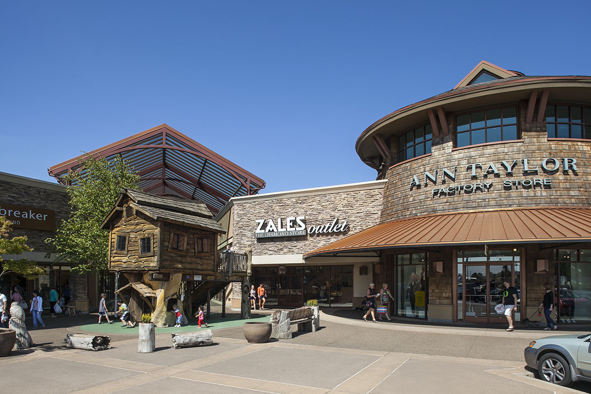 About Woodburn Premium Outlets® - A Shopping Center in Woodburn, OR - A Simon Property