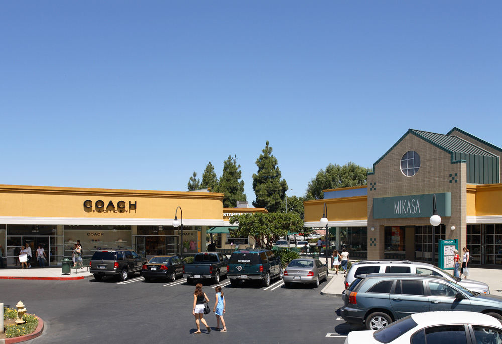 About Gilroy Premium Outlets® - A Shopping Center in Gilroy, CA - A Simon Property