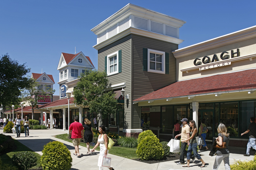Clinton Crossing Premium Outlets - Outlet mall in Connecticut. Location & hours.