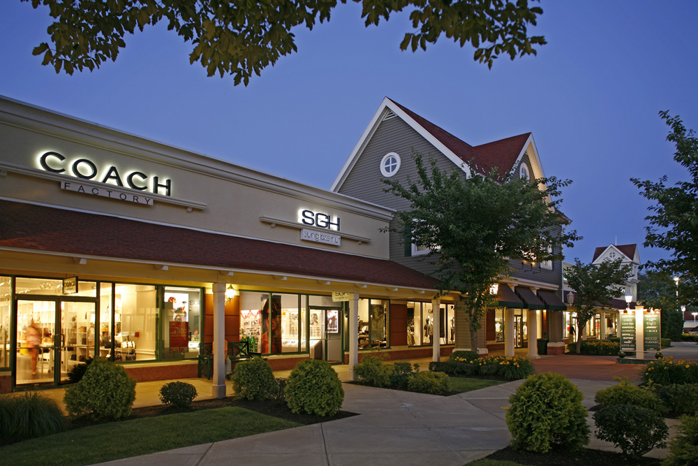 Clinton Crossing Premium Outlets - Outlet mall in Connecticut. Location & hours.