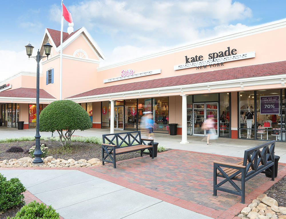 North Premium Outlets Outlet mall in Location & hours.