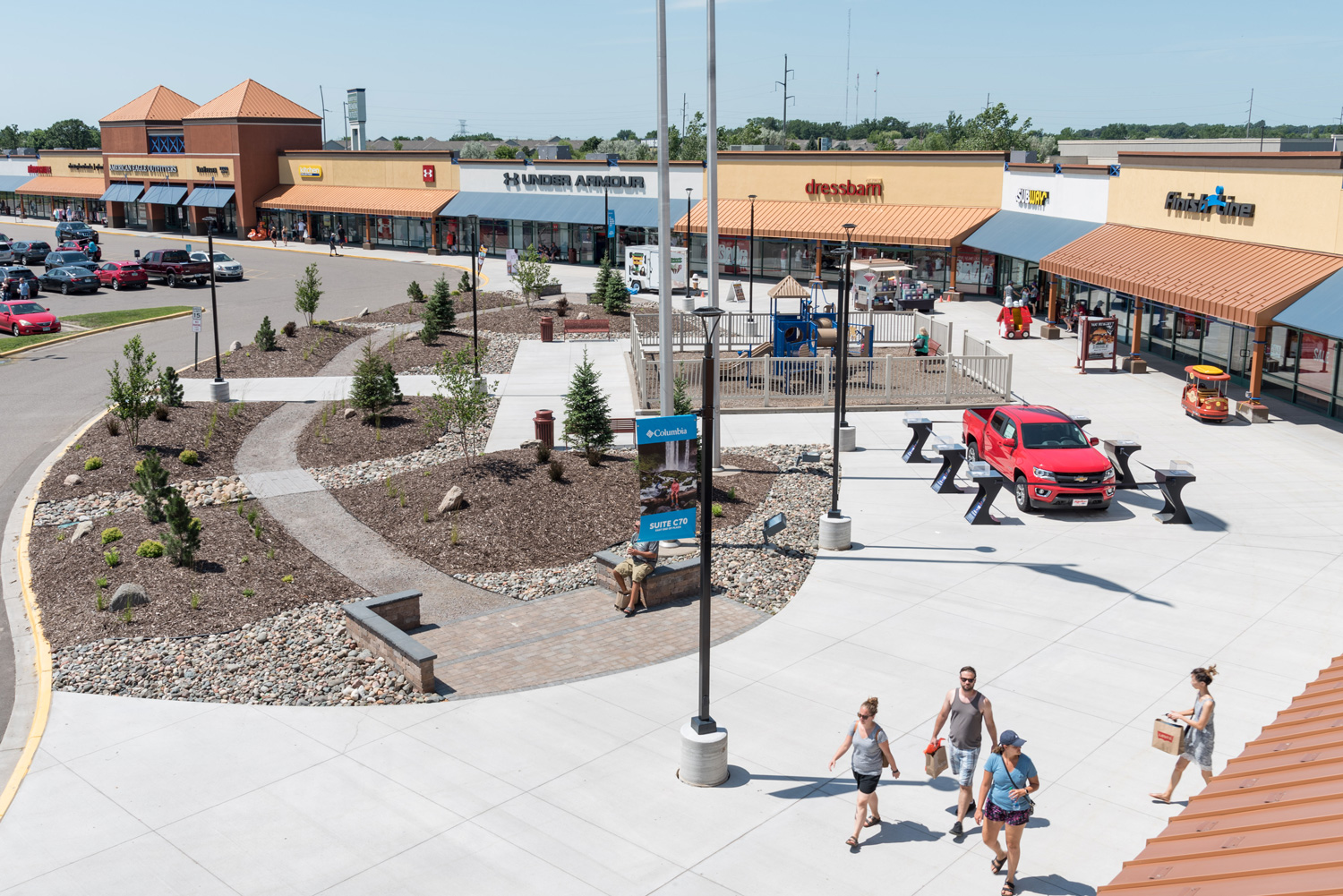 About Albertville Premium Outlets® - A Shopping Center in Albertville, MN - A Simon Property