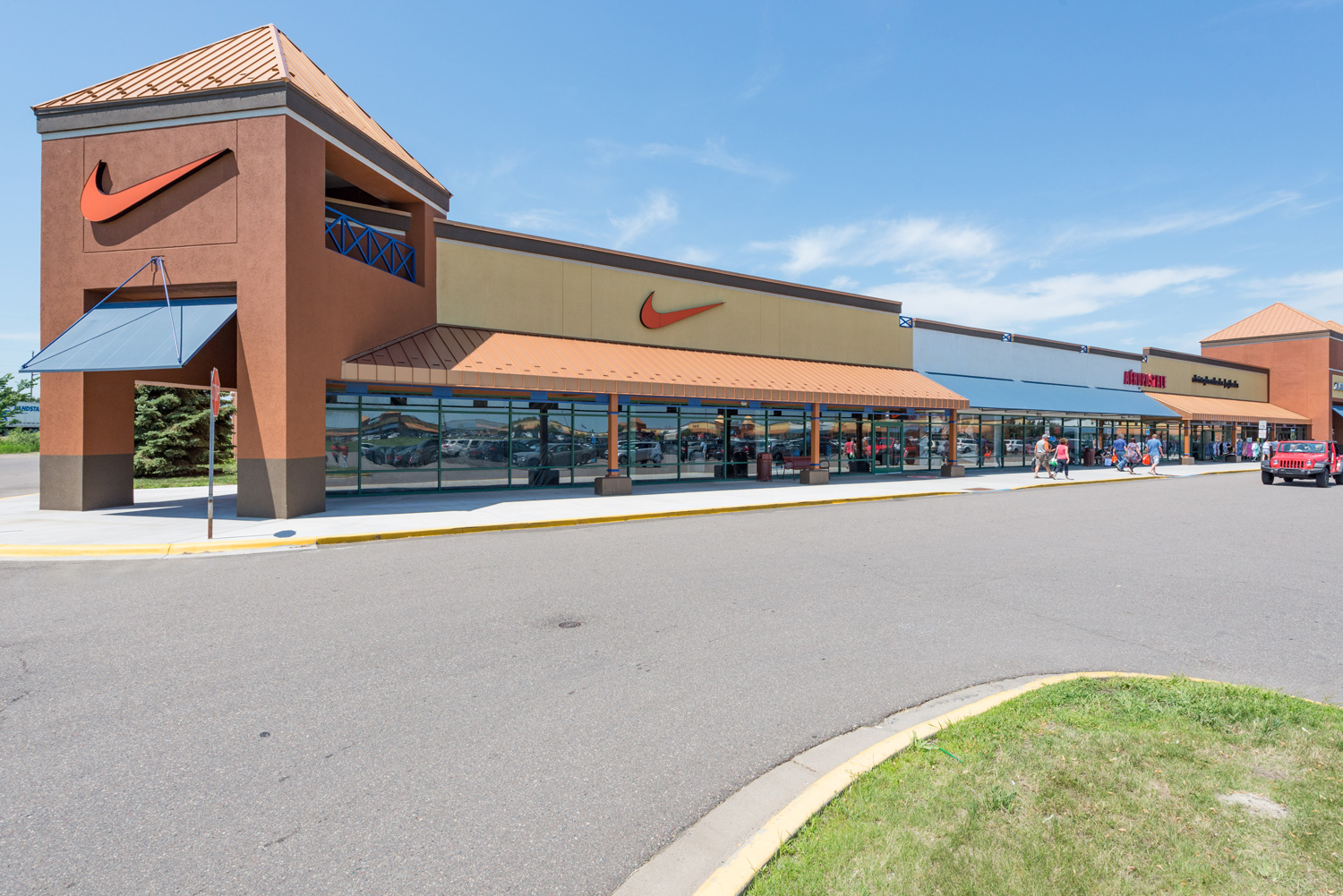 About Albertville Premium Outlets® - A Shopping Center in Albertville, MN - A Simon Property
